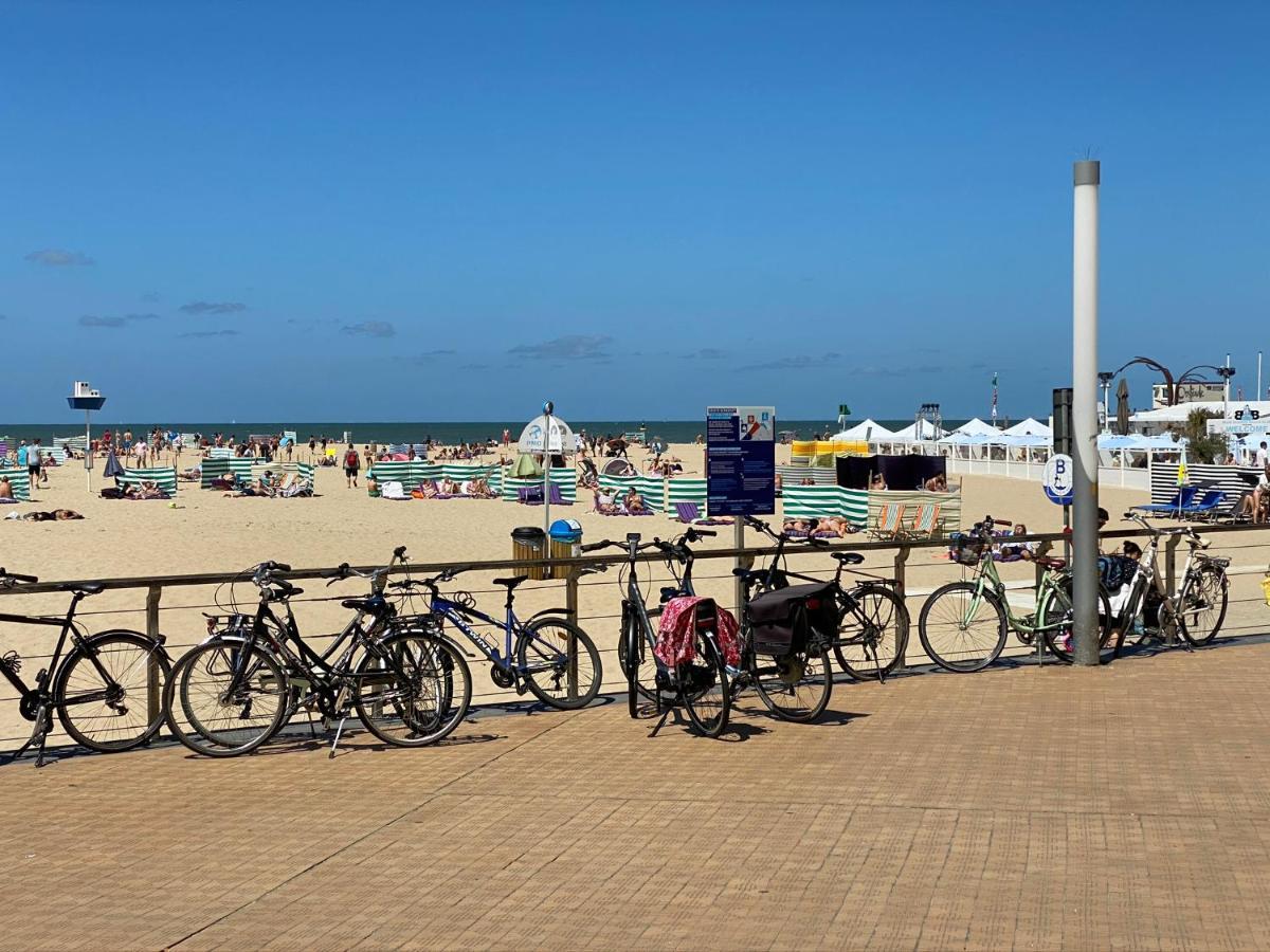 Panoramic View On Beach, Ships, Sea - Place To Be Остенде Екстериор снимка